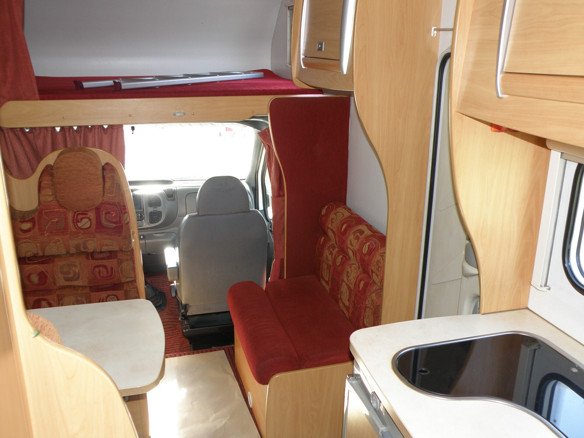 Challenger GENESIS 47 LETTO MATRIMONIALE CON GARAG
