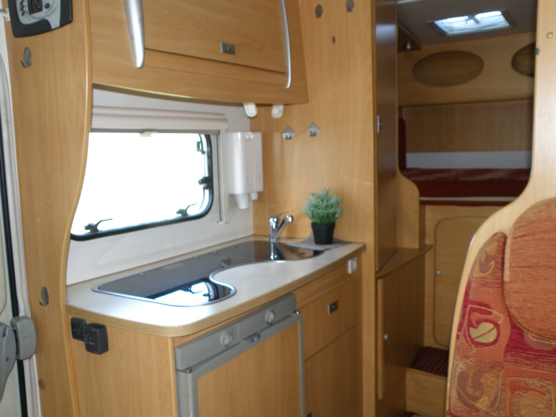 Challenger GENESIS 47 LETTO MATRIMONIALE CON GARAG