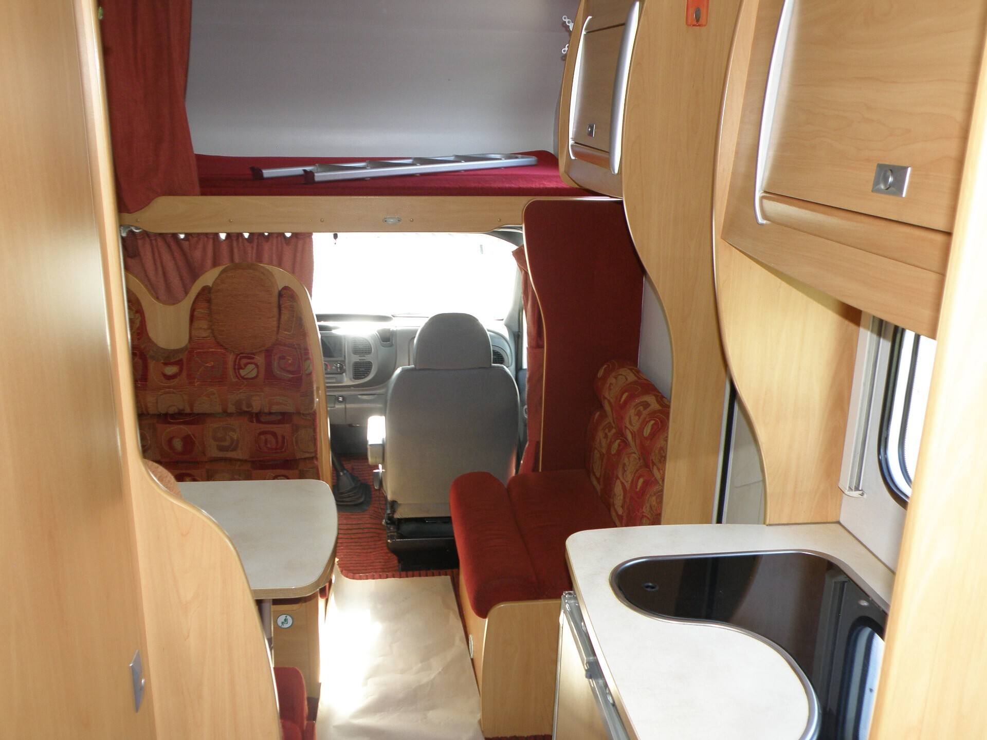Challenger GENESIS 47 LETTO MATRIMONIALE CON GARAG