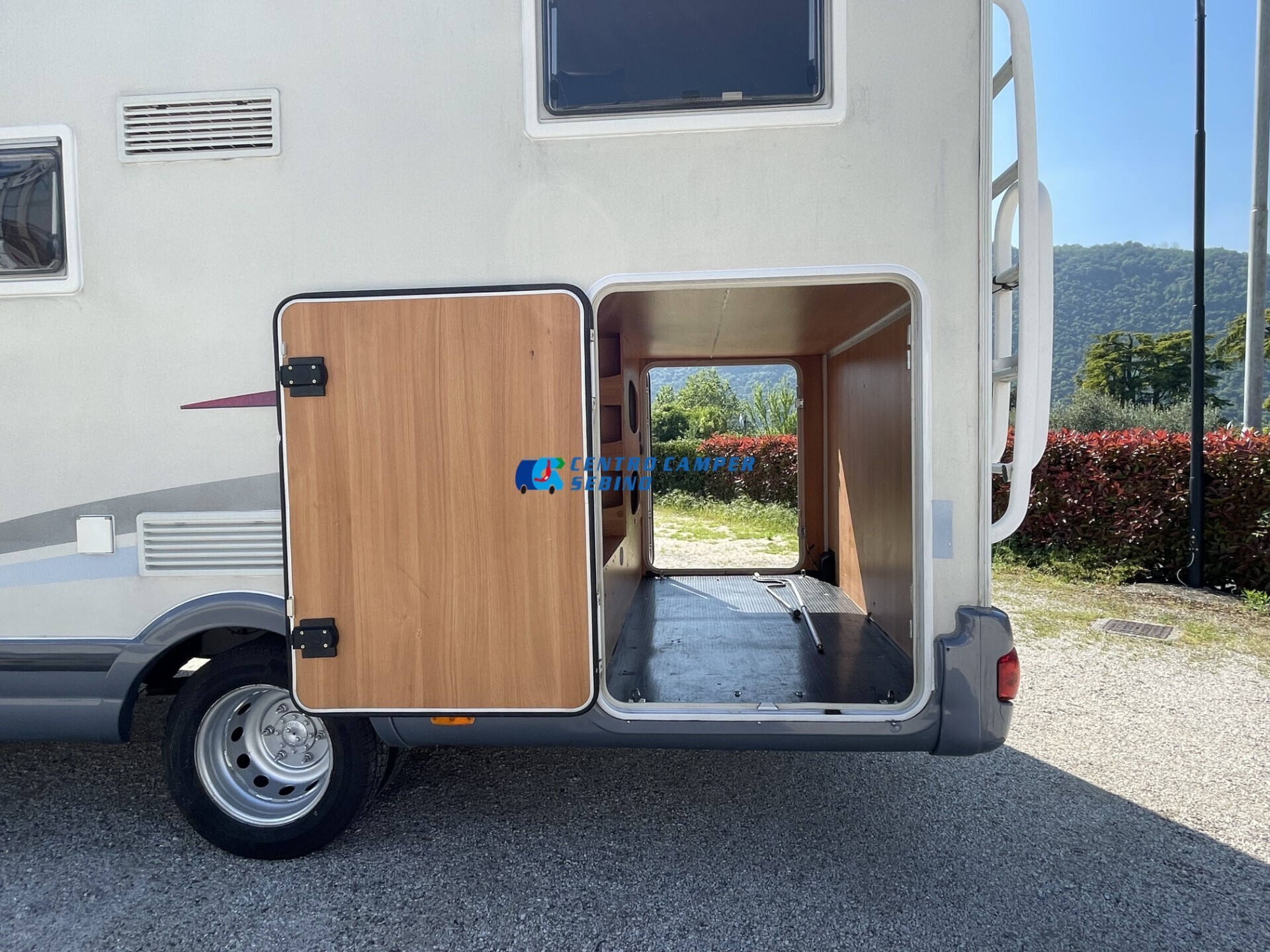 Challenger Mageo 192 gemellato, camper mansardato 