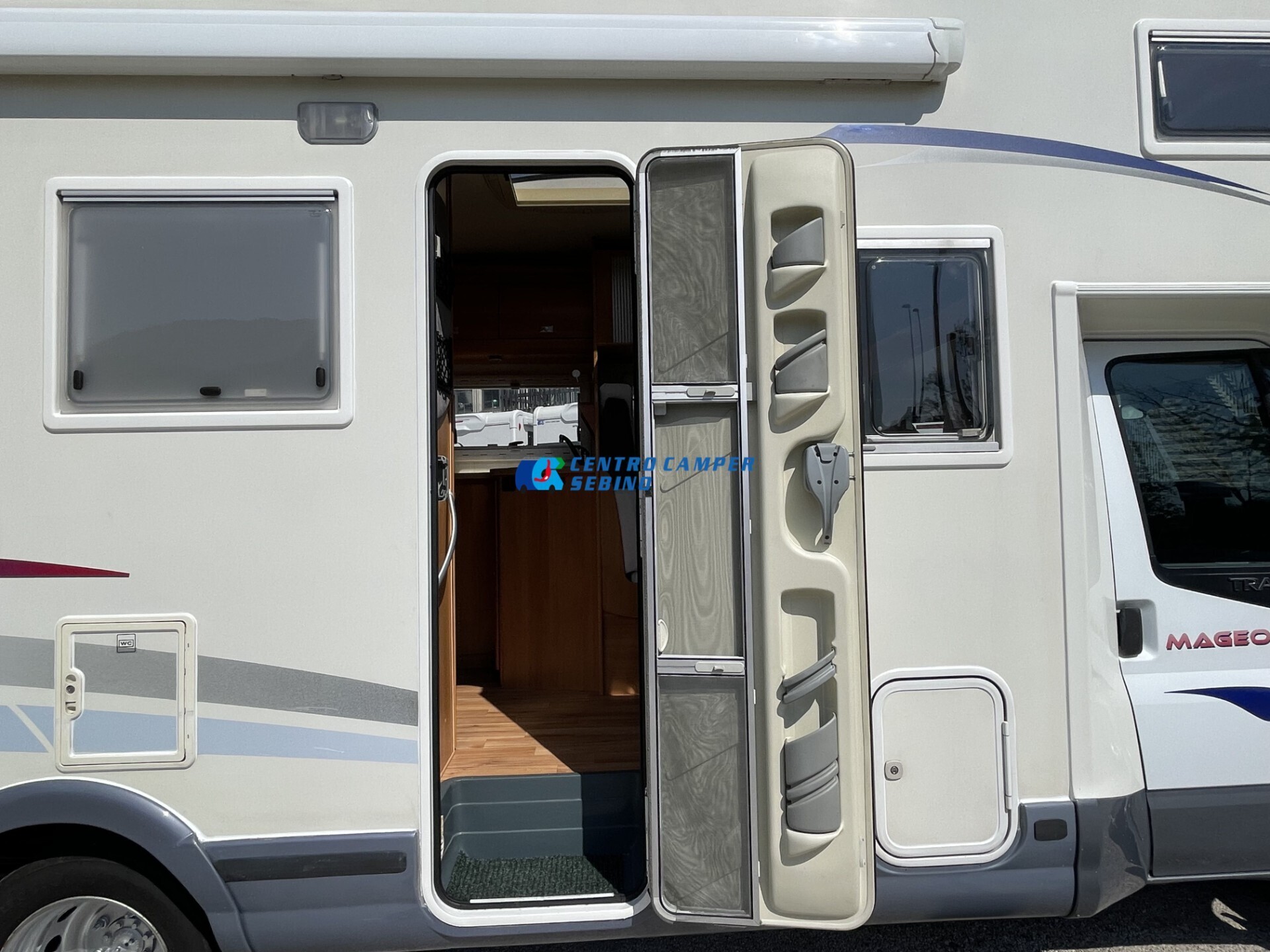 Challenger Mageo 192 gemellato, camper mansardato 