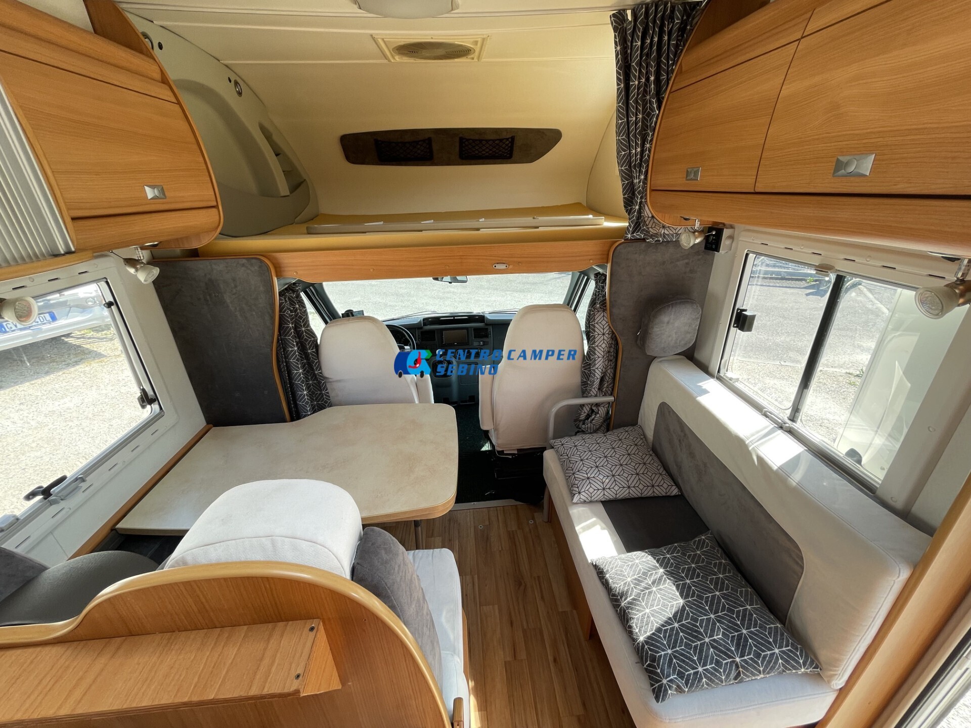 Challenger Mageo 192 gemellato, camper mansardato 