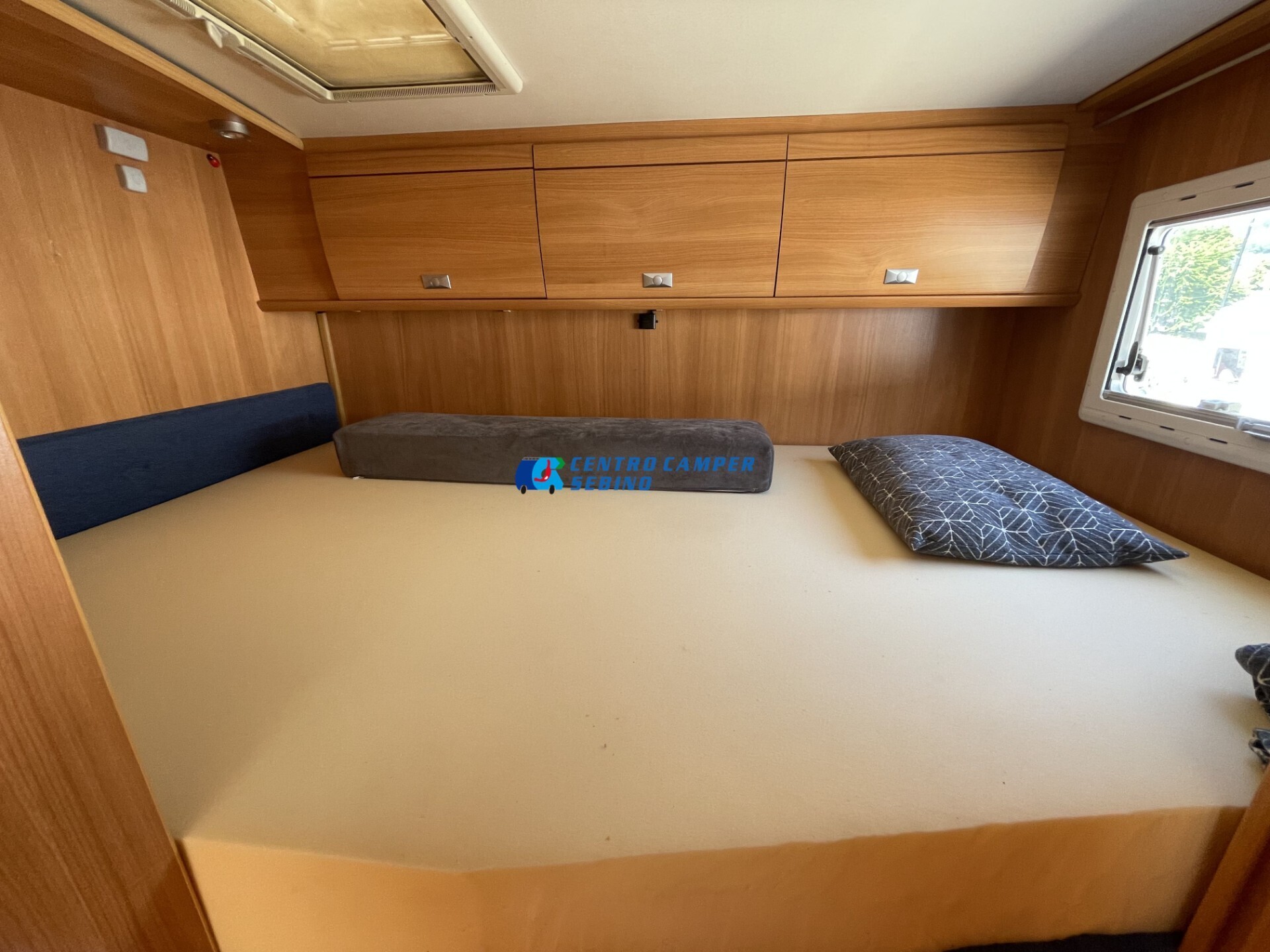 Challenger Mageo 192 gemellato, camper mansardato 