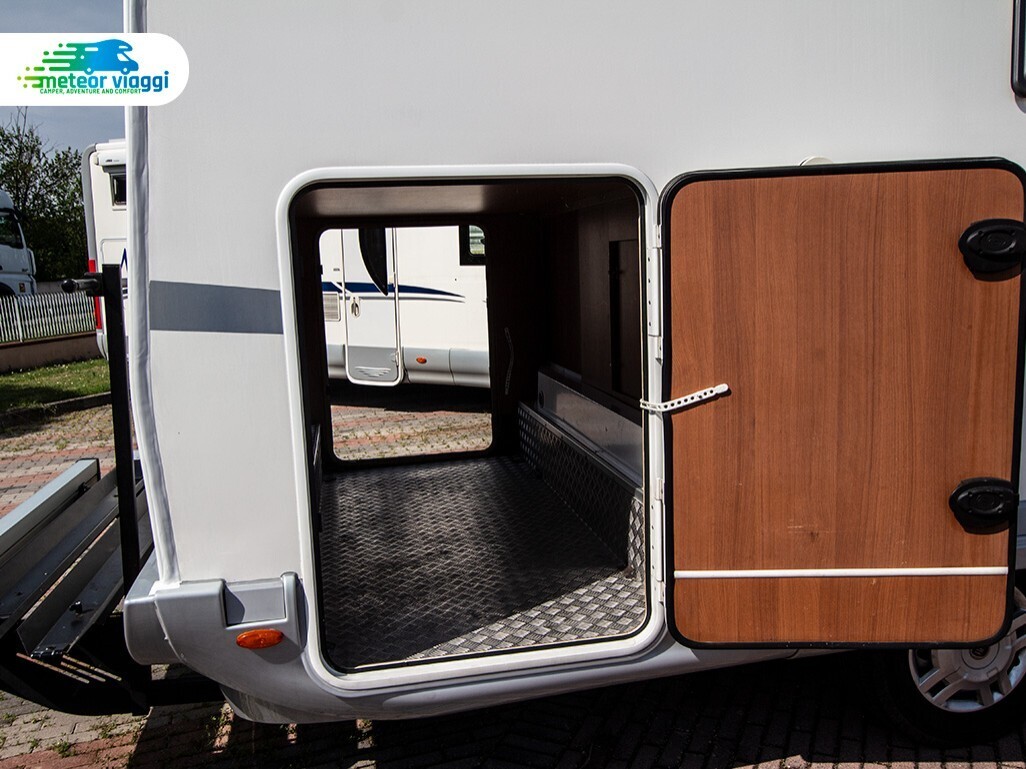 Camper Mansardato 6 posti Elnagh Baron 46