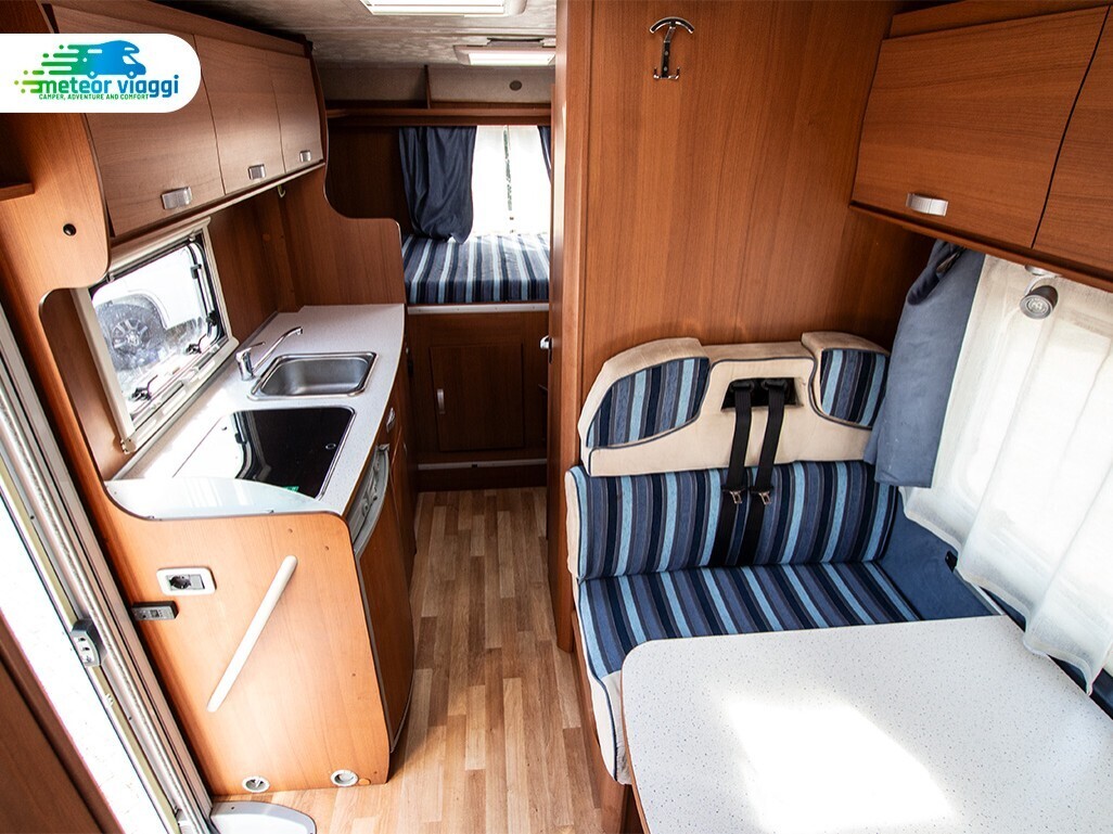 Camper Mansardato 6 posti Elnagh Baron 46