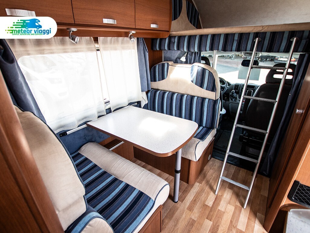 Camper Mansardato 6 posti Elnagh Baron 46