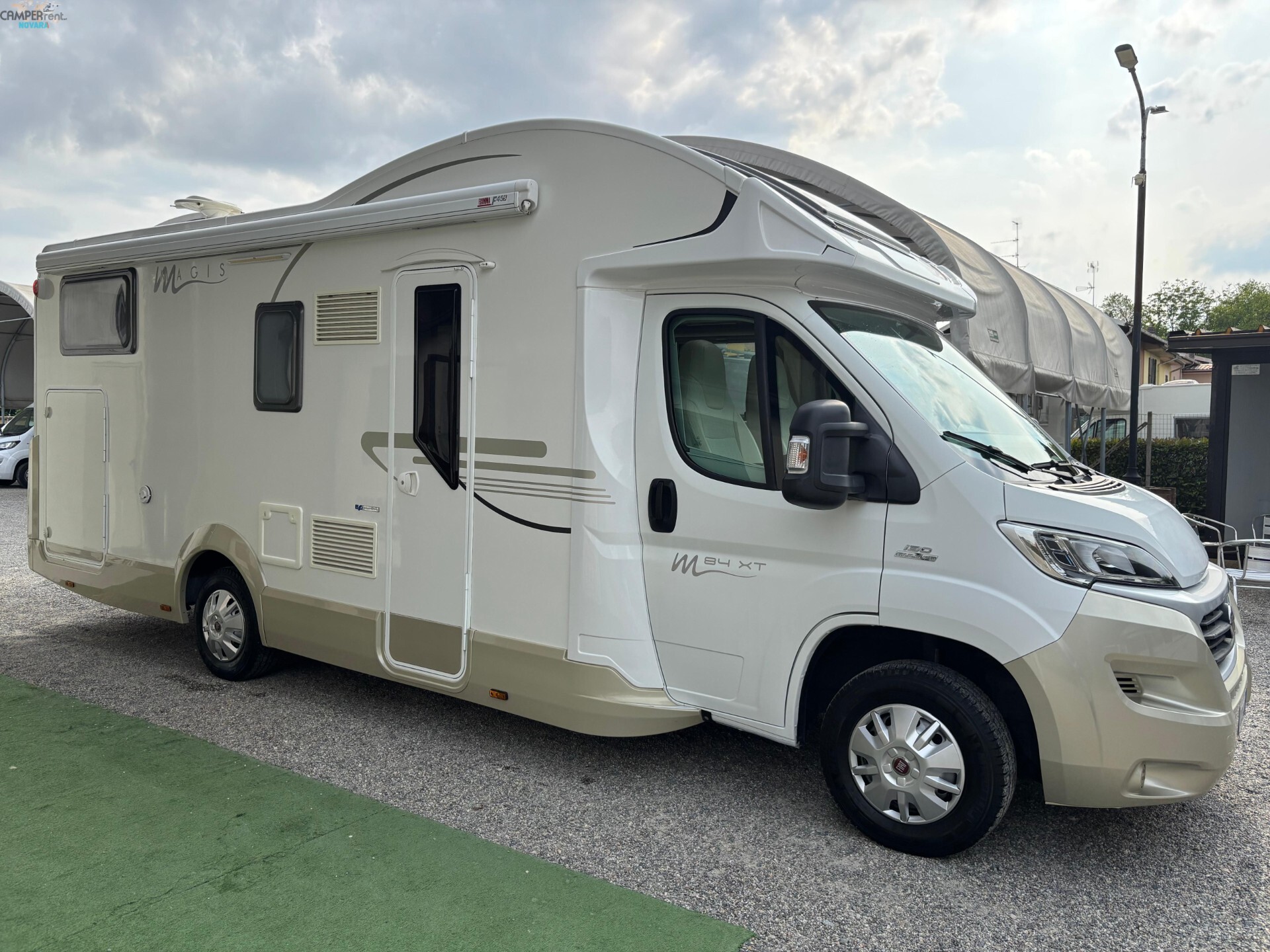 CI MAGIS 84 XT - SEMINTEGRALE CON LETTI GEMELLI IN