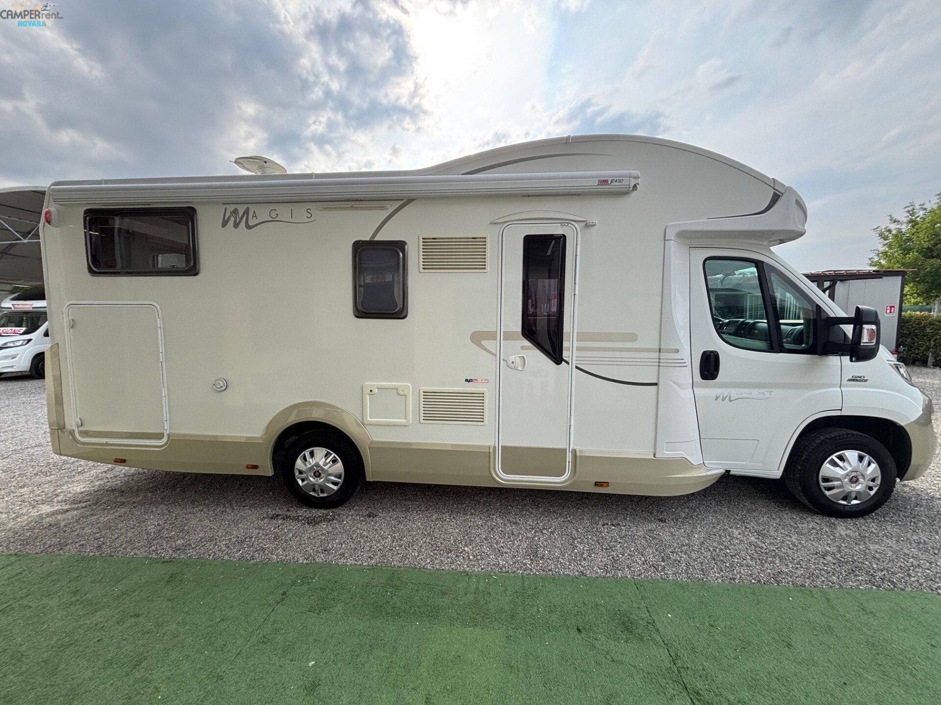 CI MAGIS 84 XT - SEMINTEGRALE CON LETTI GEMELLI IN