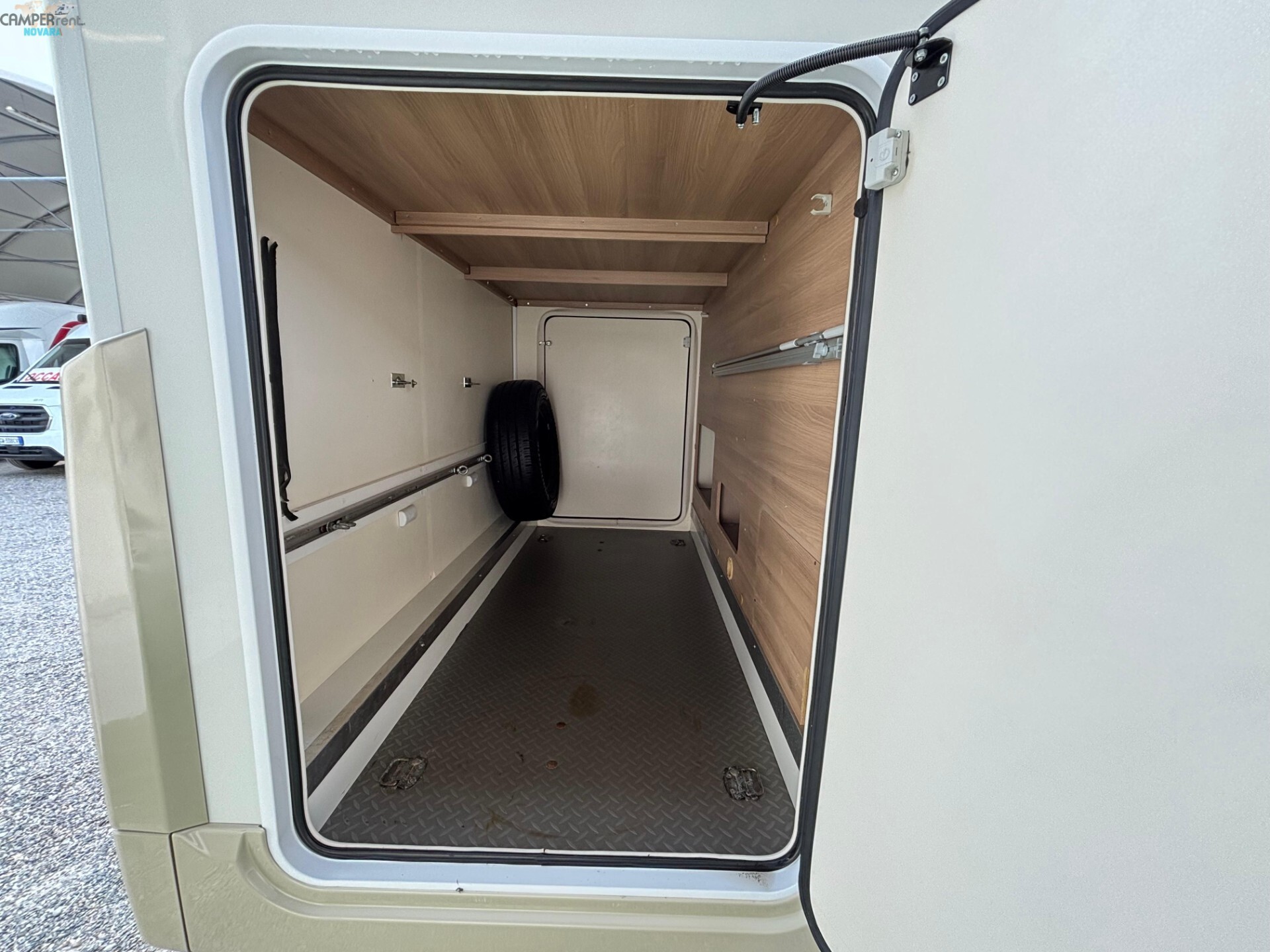 CI MAGIS 84 XT - SEMINTEGRALE CON LETTI GEMELLI IN