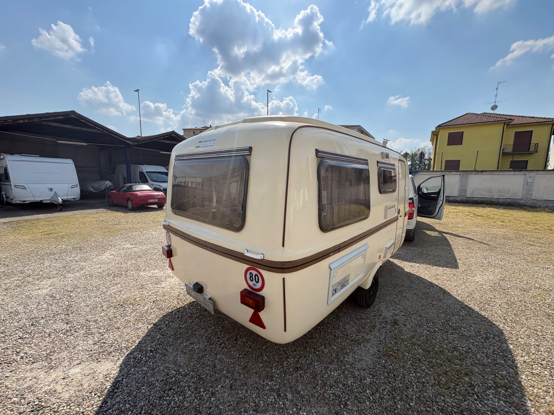 Caravan Lander Graziella 401-posti 3-stufa