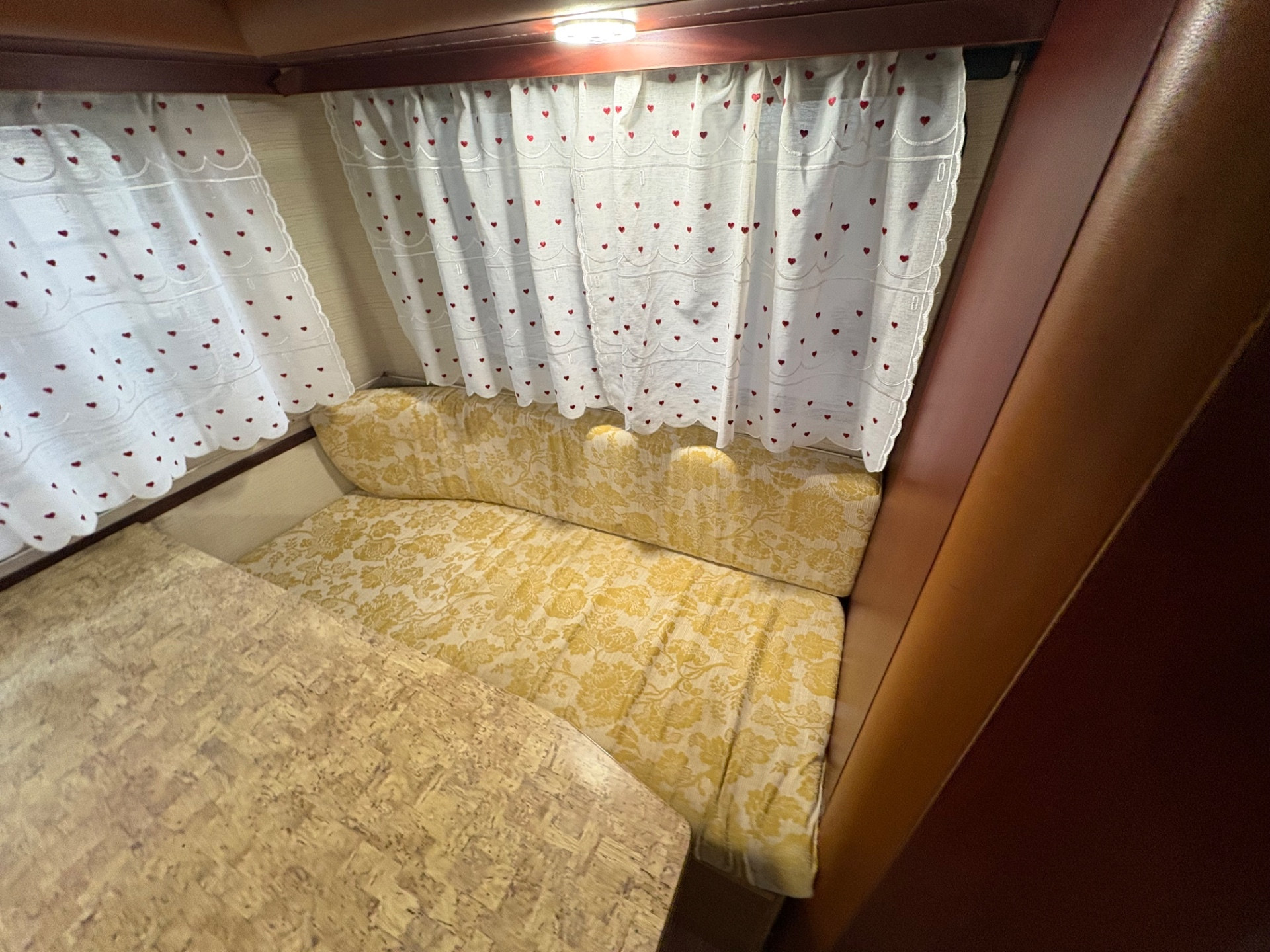 Caravan Lander Graziella 401-posti 3-stufa