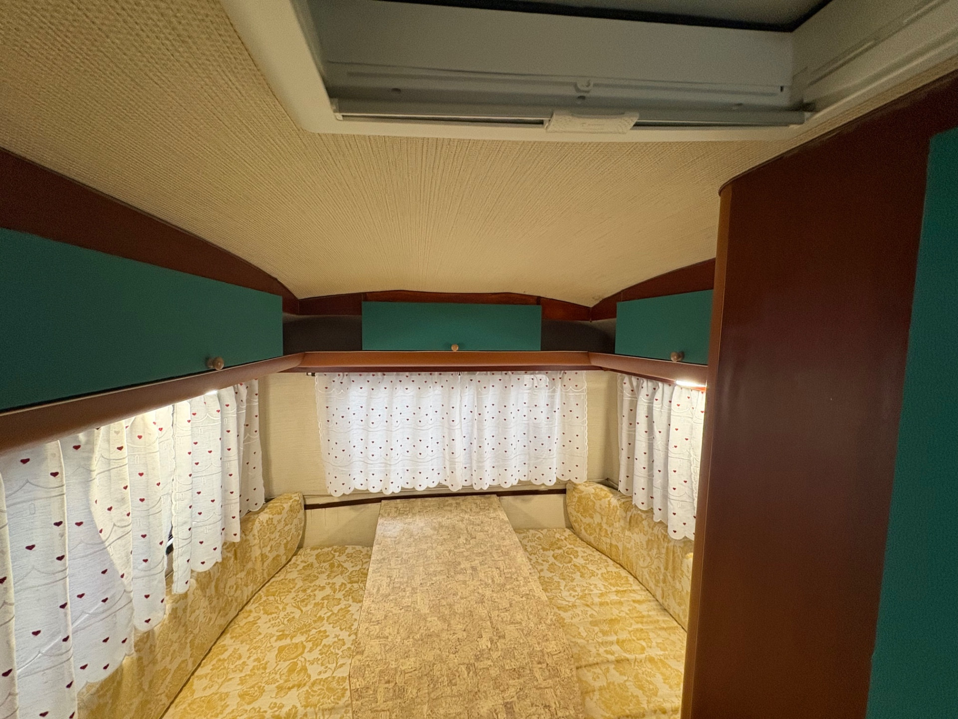 Caravan Lander Graziella 401-posti 3-stufa