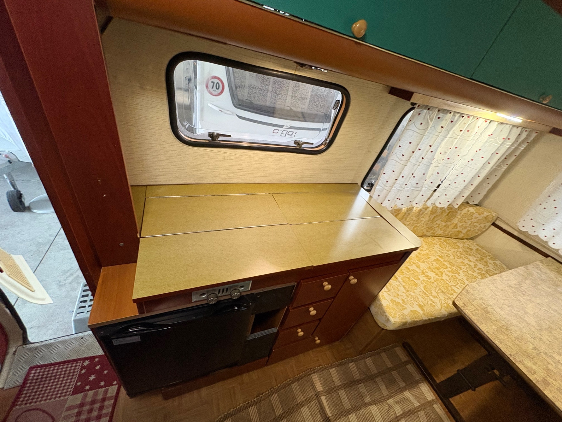 Caravan Lander Graziella 401-posti 3-stufa