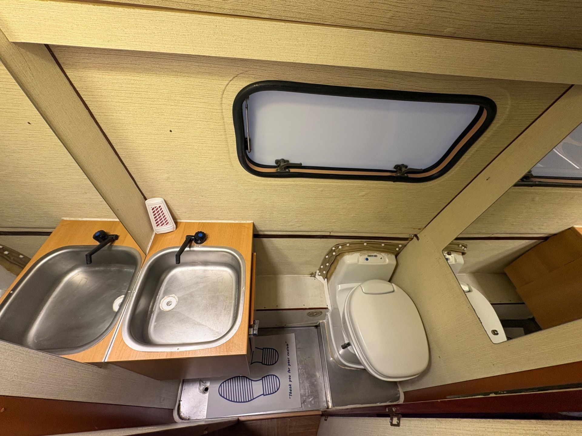 Caravan Lander Graziella 401-posti 3-stufa
