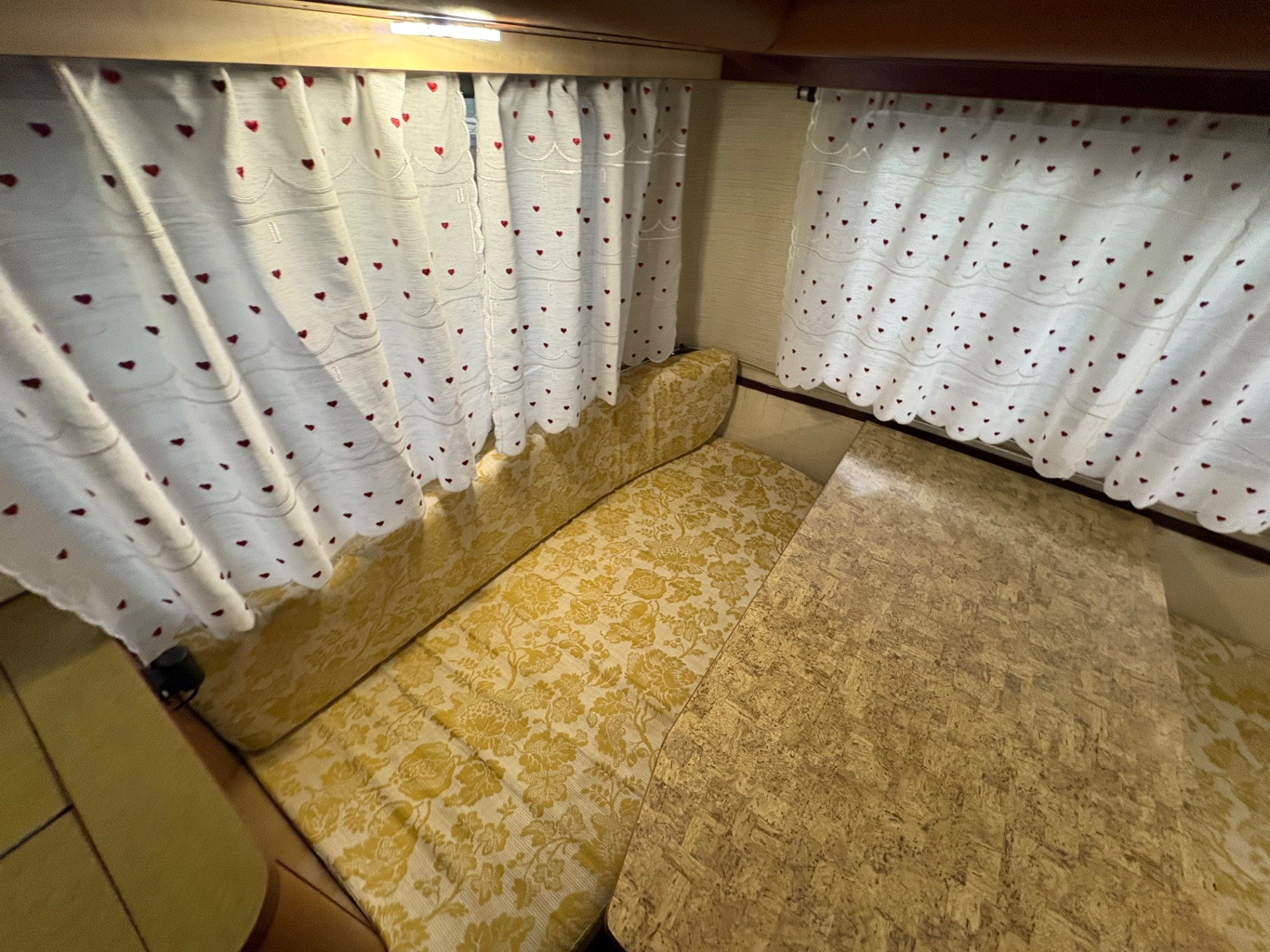 Caravan Lander Graziella 401-posti 3-stufa