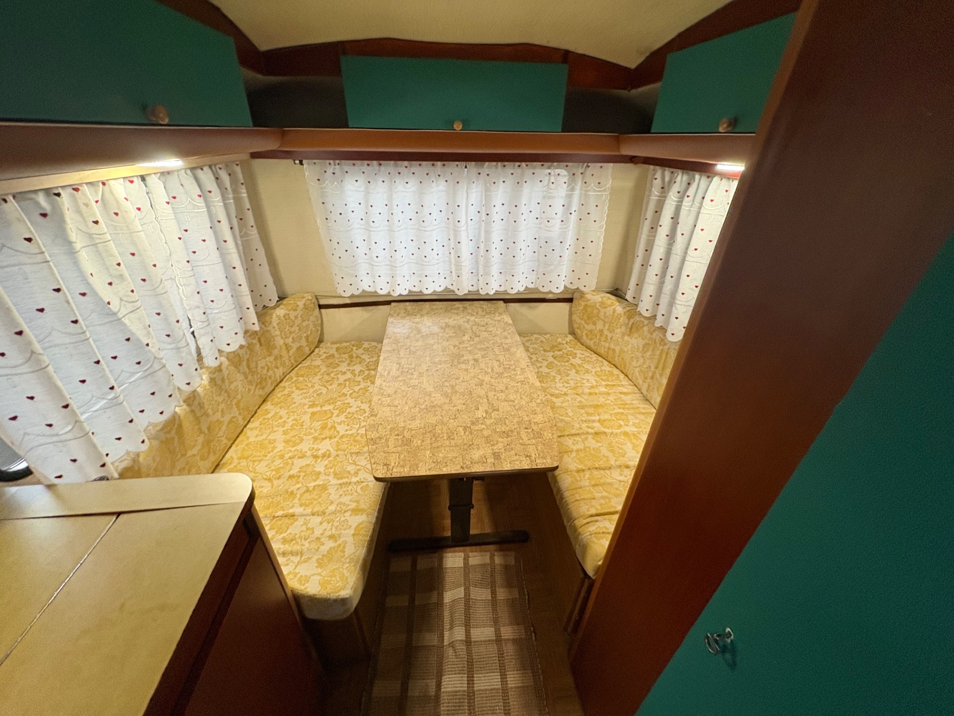 Caravan Lander Graziella 401-posti 3-stufa