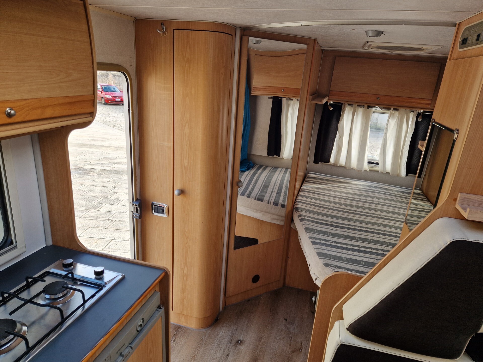 Elnagh Slim LUNGO 5,99 con clima cabina