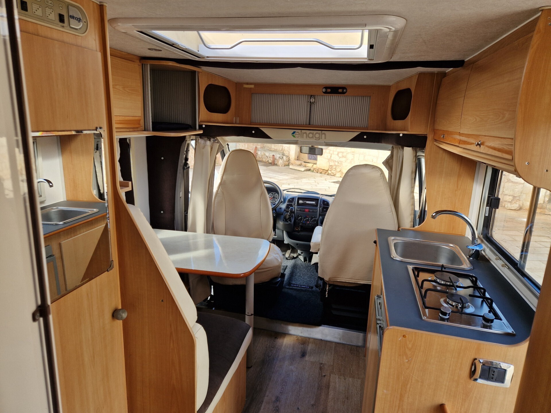 Elnagh Slim LUNGO 5,99 con clima cabina