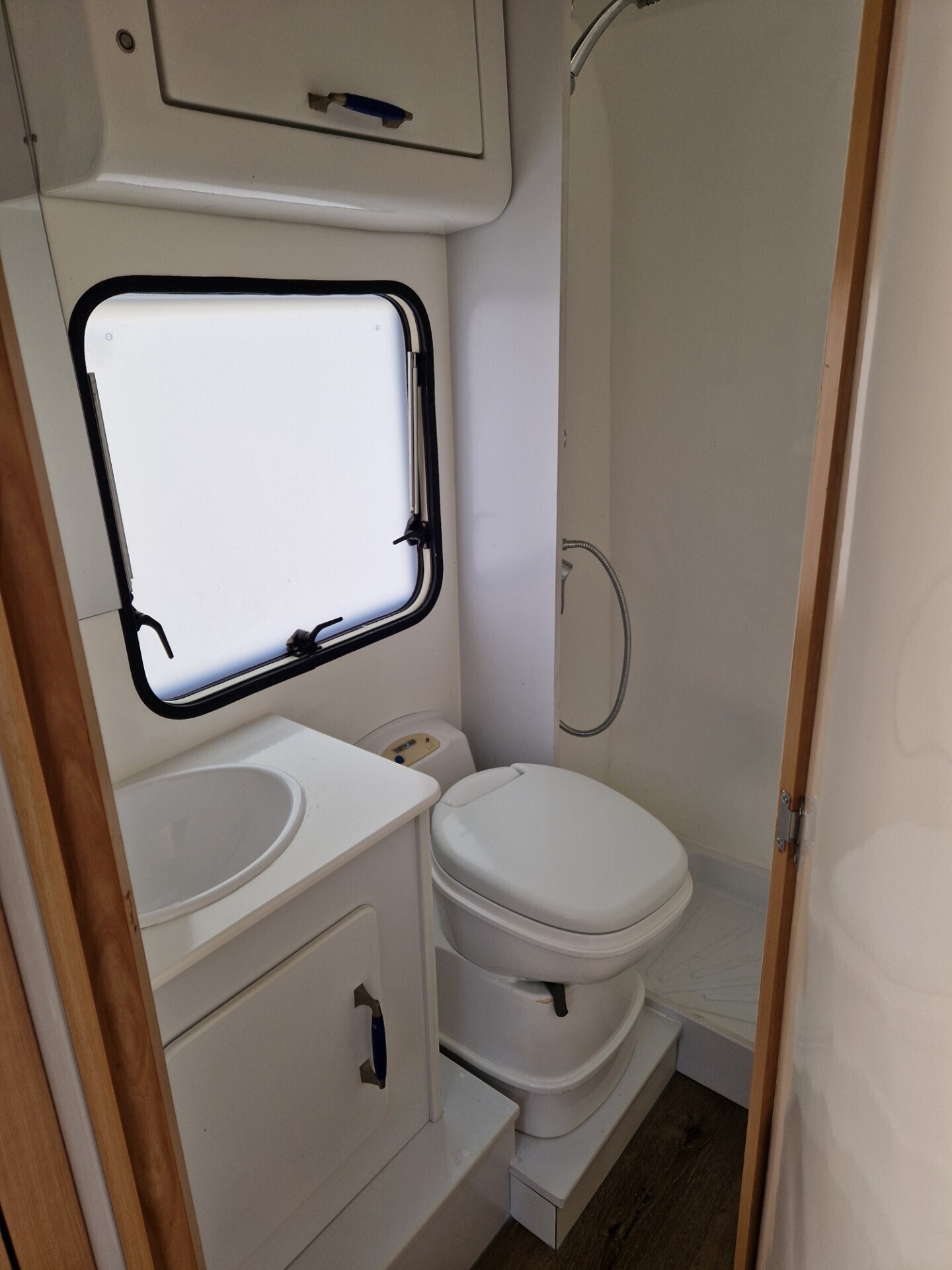 Elnagh Slim LUNGO 5,99 con clima cabina