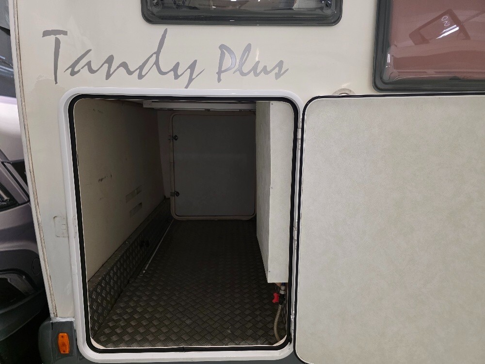 CAMPER MCLOUIS TANDY 670