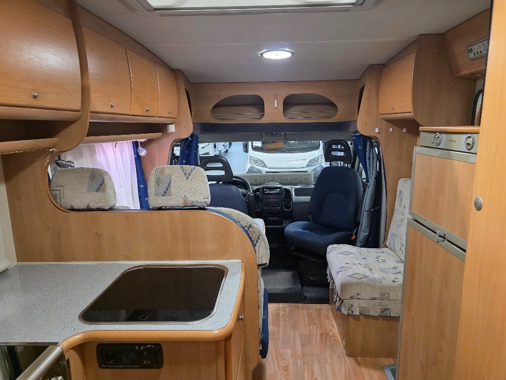 CAMPER MCLOUIS TANDY 670