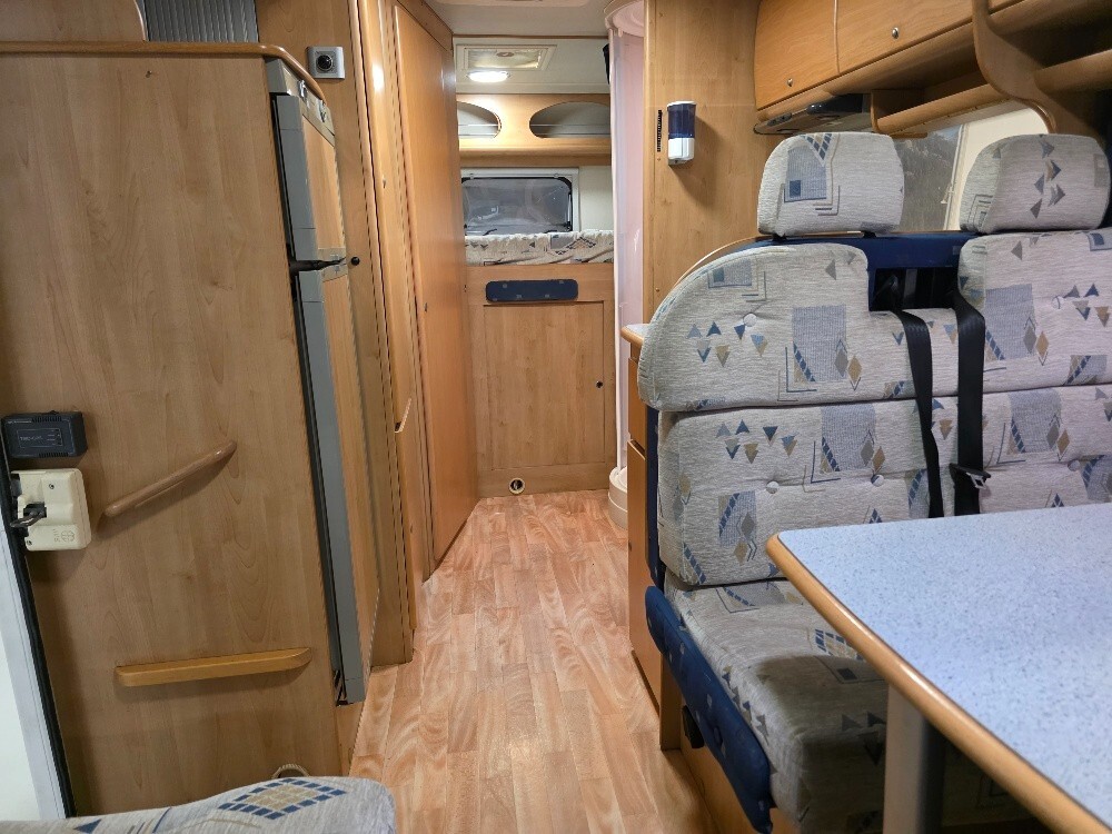 CAMPER MCLOUIS TANDY 670