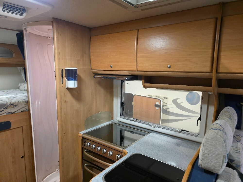 CAMPER MCLOUIS TANDY 670