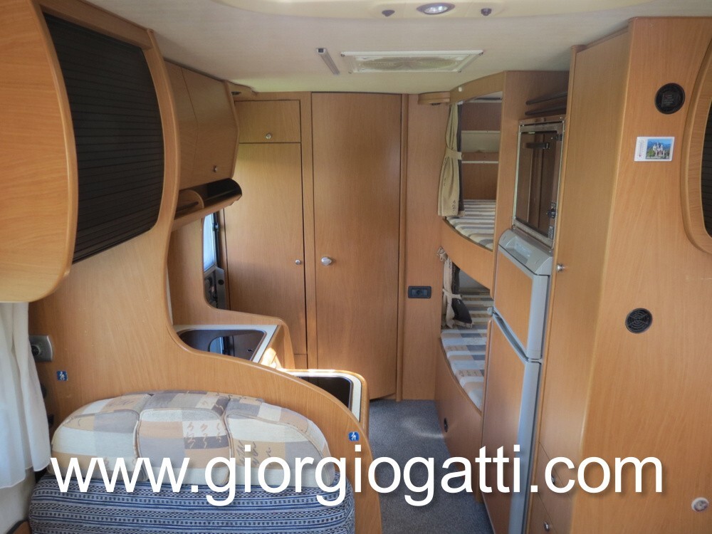 camper Laika Ecovip 2 mansardato 7 posti con doppi