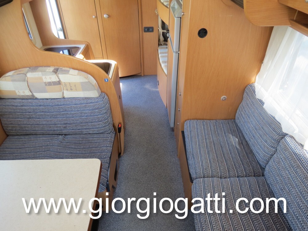 camper Laika Ecovip 2 mansardato 7 posti con doppi