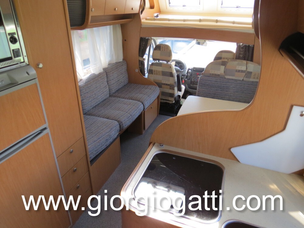camper Laika Ecovip 2 mansardato 7 posti con doppi