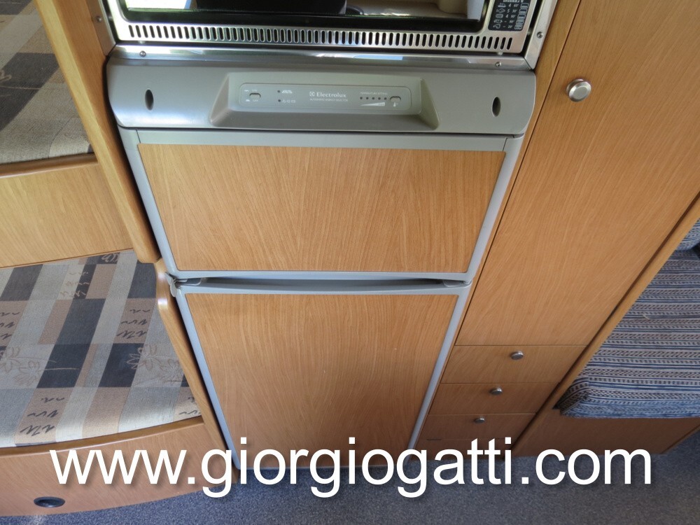 camper Laika Ecovip 2 mansardato 7 posti con doppi