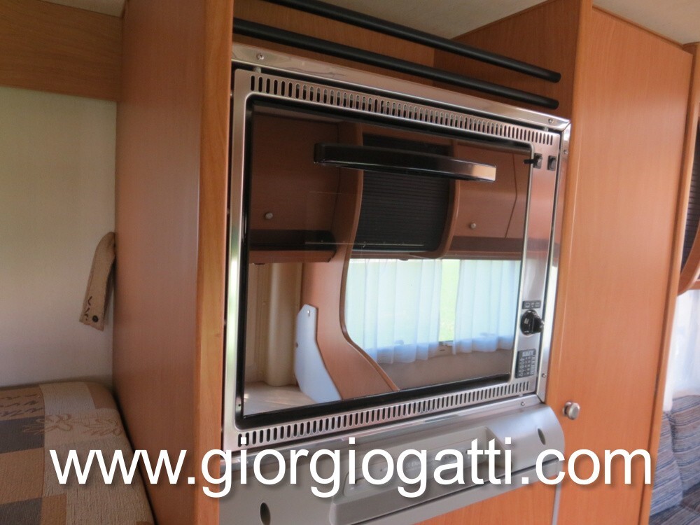 camper Laika Ecovip 2 mansardato 7 posti con doppi