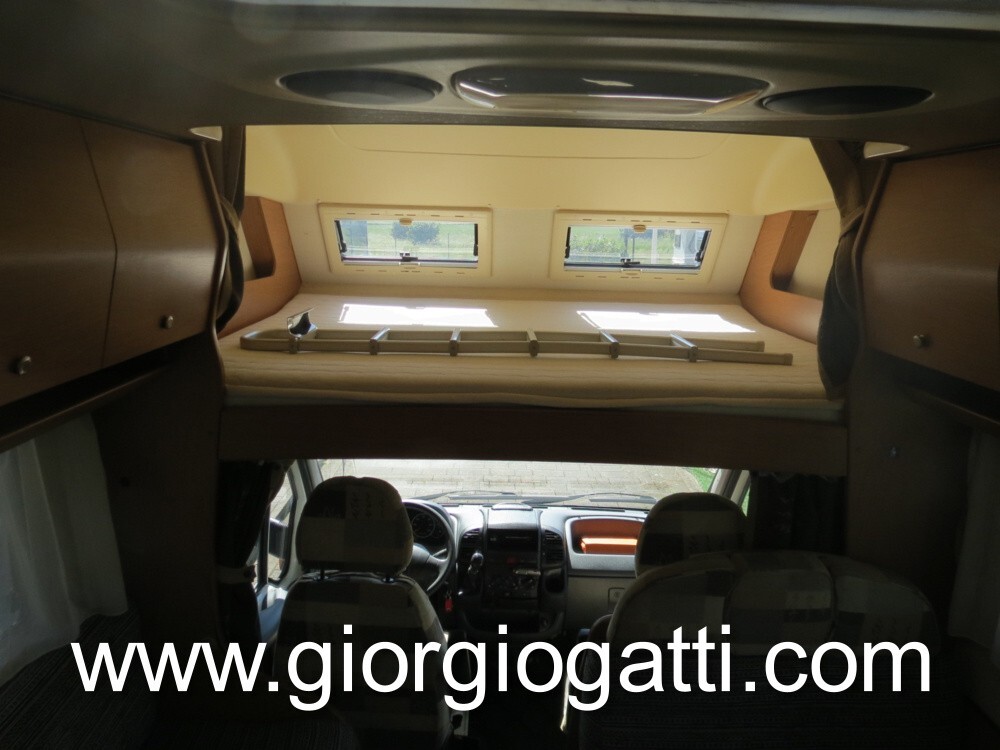 camper Laika Ecovip 2 mansardato 7 posti con doppi