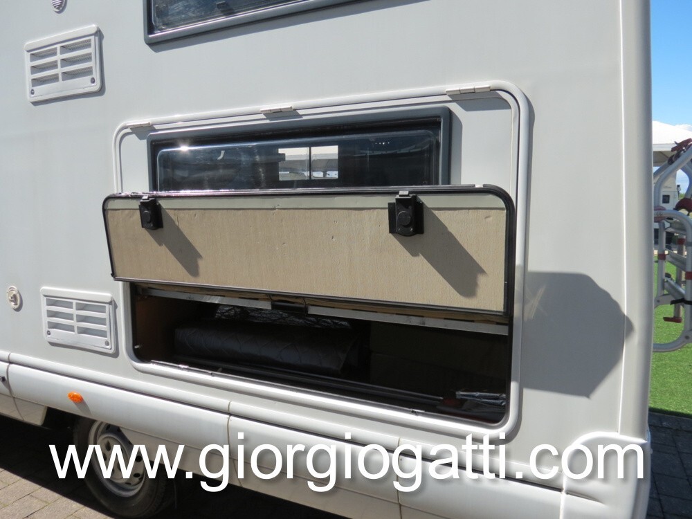 camper Laika Ecovip 2 mansardato 7 posti con doppi