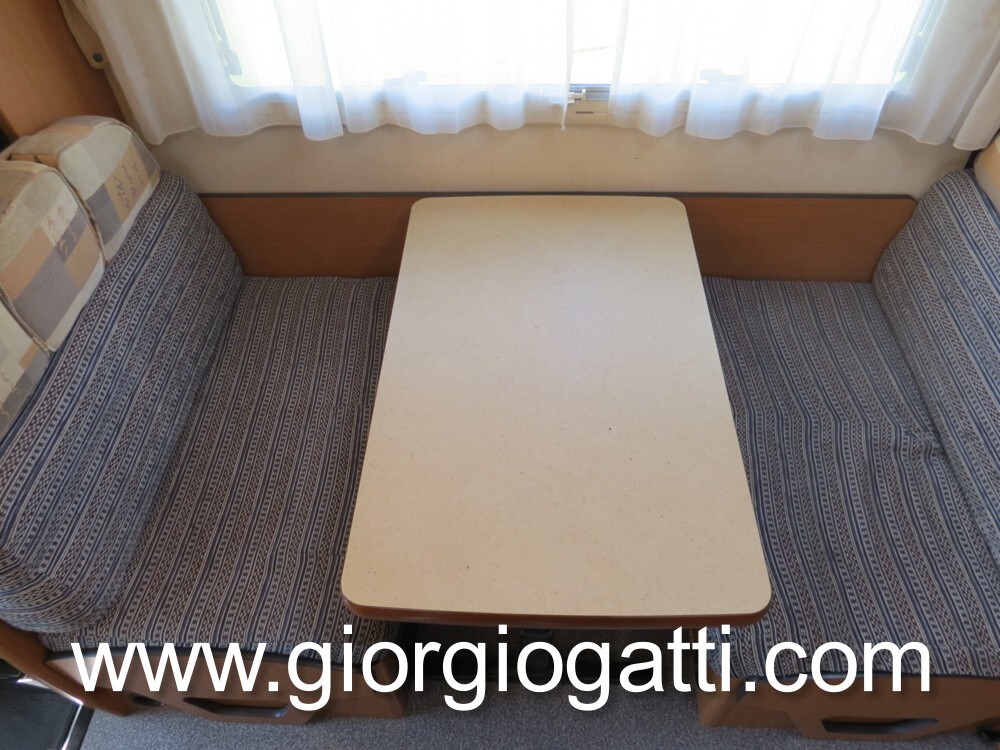 camper Laika Ecovip 2 mansardato 7 posti con doppi