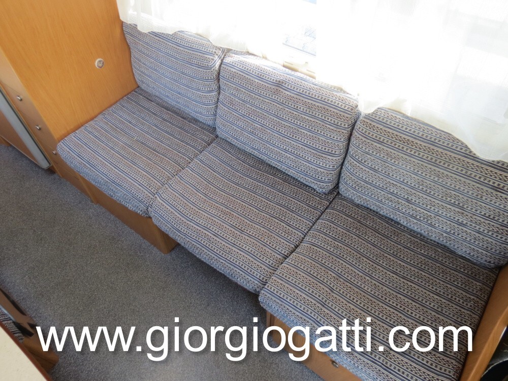 camper Laika Ecovip 2 mansardato 7 posti con doppi