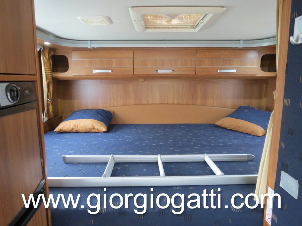 camper Dethleffs Advantge I 5871 motorhome compatt