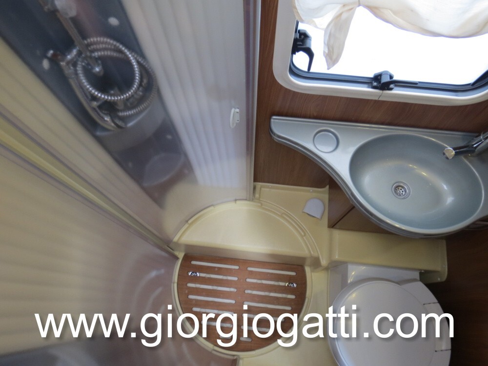 camper Dethleffs Advantge I 5871 motorhome compatt