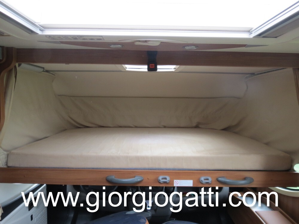 camper Dethleffs Advantge I 5871 motorhome compatt