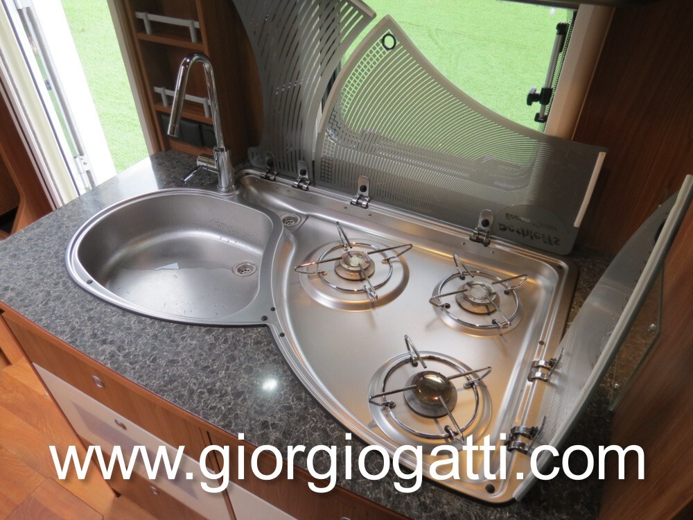 camper Dethleffs Advantge I 5871 motorhome compatt