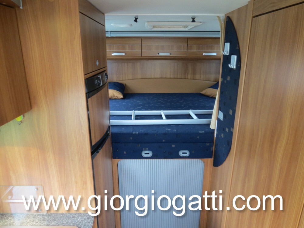 camper Dethleffs Advantge I 5871 motorhome compatt