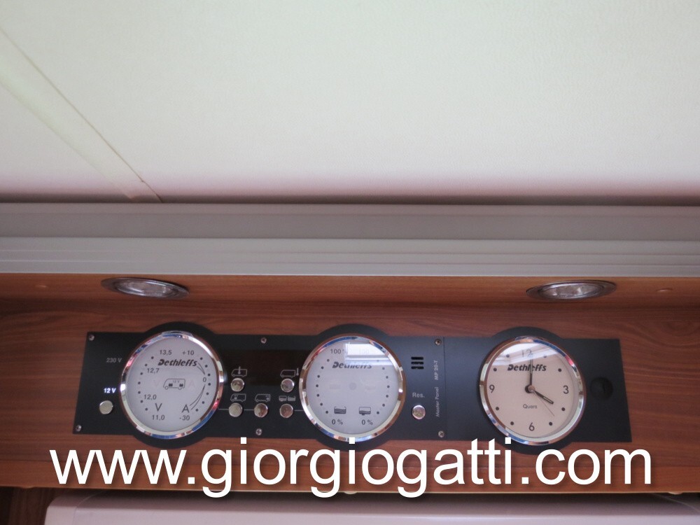 camper Dethleffs Advantge I 5871 motorhome compatt