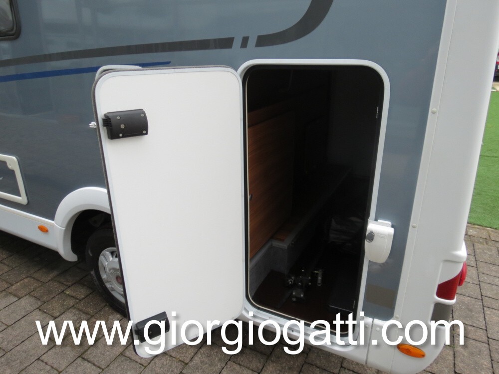 camper Dethleffs Advantge I 5871 motorhome compatt