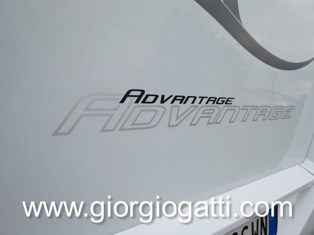 camper Dethleffs Advantge I 5871 motorhome compatt