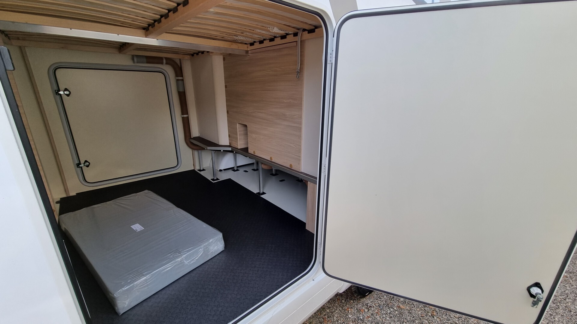 EURAMOBIL ACTIVA ONE 690 HB
