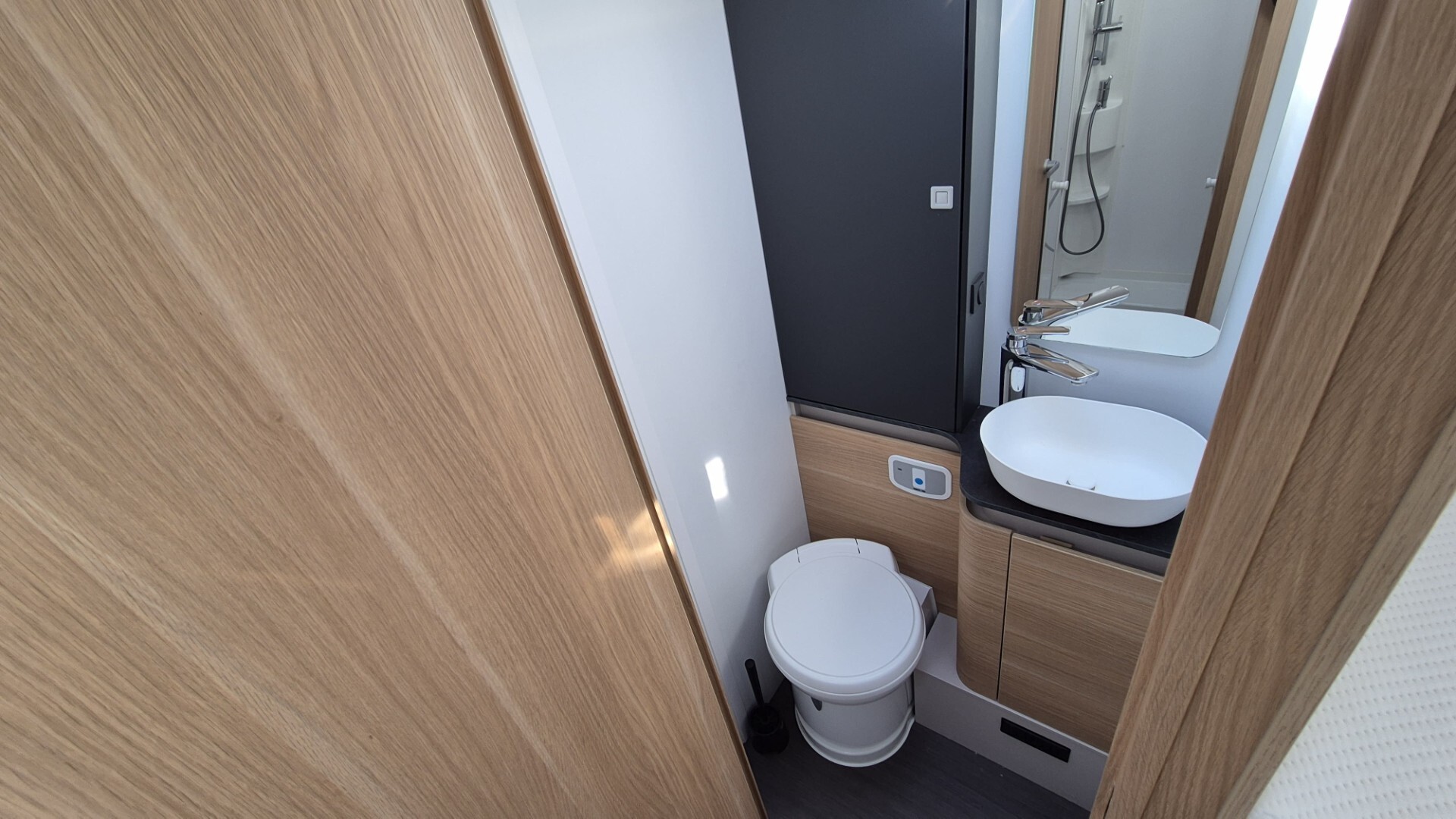 Adria MATRIX 650 SL AXESS SEMINTEGRALE 4 POSTI