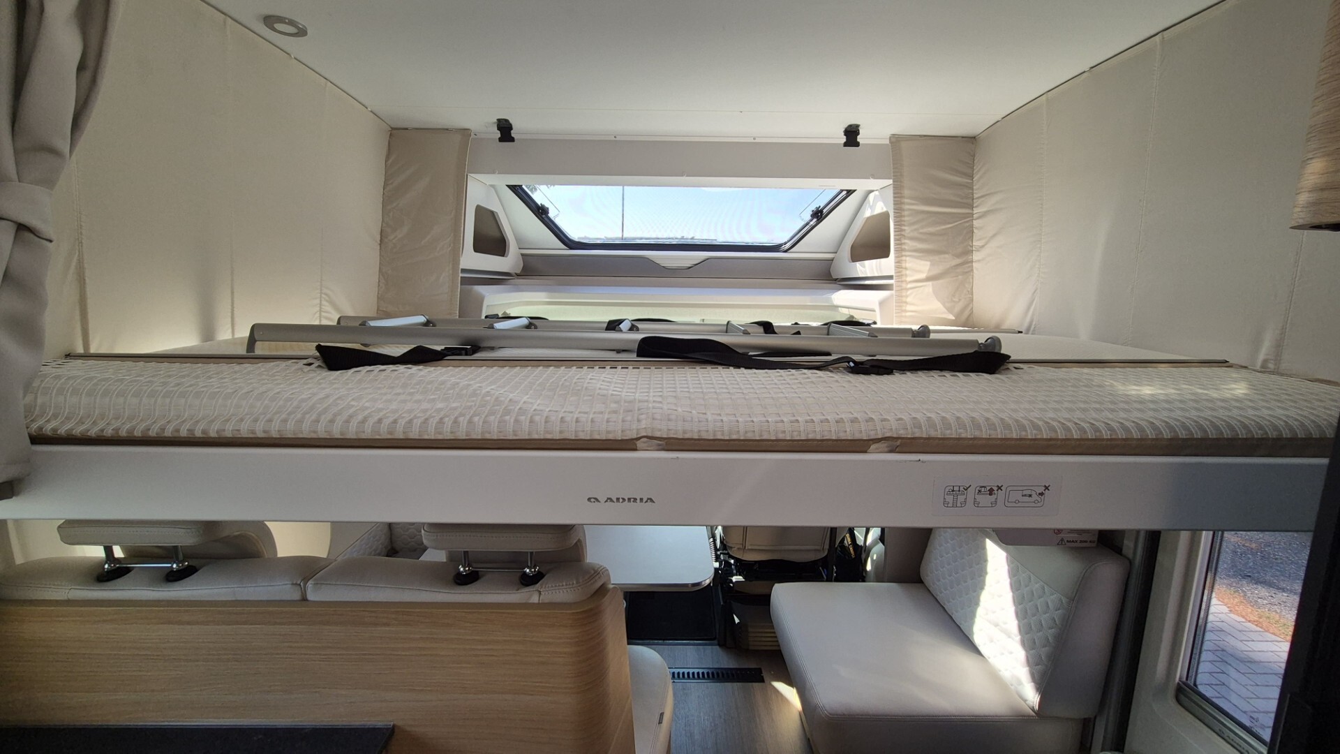 Adria MATRIX 650 SL AXESS SEMINTEGRALE 4 POSTI