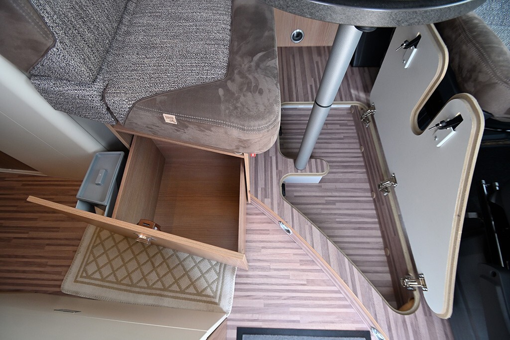 Malibu Van by Carthago 640 LE, full optional