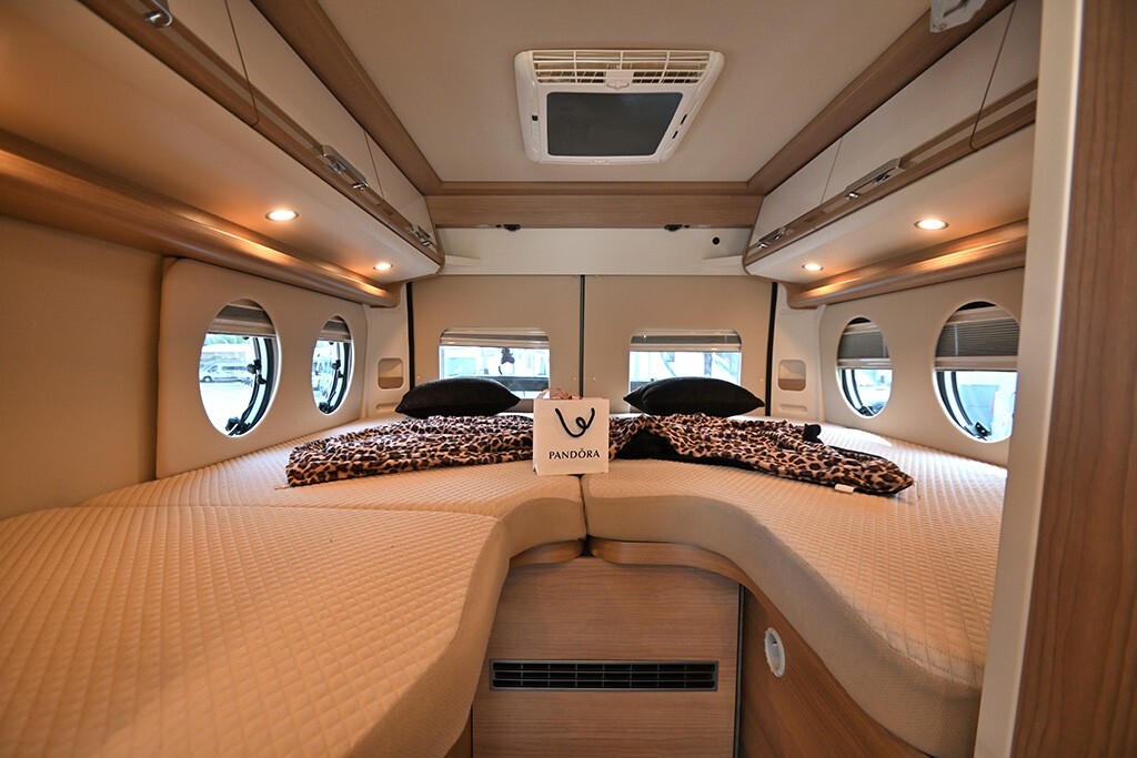 Malibu Van by Carthago 640 LE, full optional
