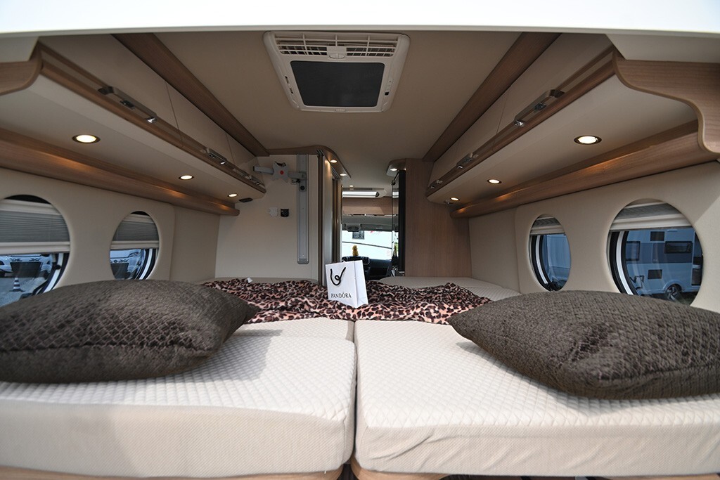 Malibu Van by Carthago 640 LE, full optional